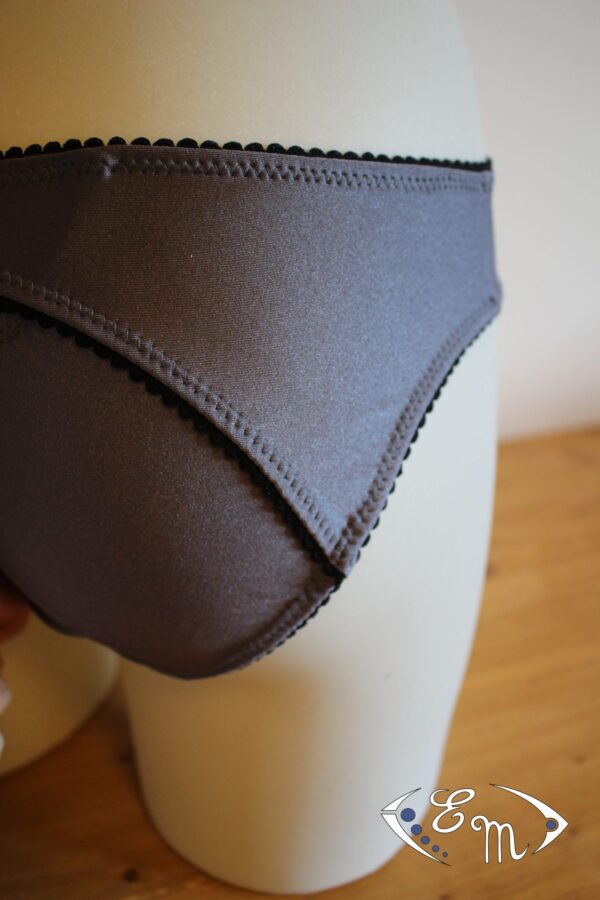 envol la culotte envol, culotte, dessous, lingerie, dentelle, dentelle de calais, résille, couture, patron de lingerie, patron de couture, élastique de lingerie,