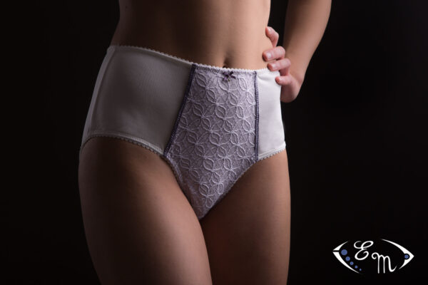 Caresse avec découpe verticale patron de couture, patron de lingerie, culotte, dentelle, élastique, caresse, caresse la culotte