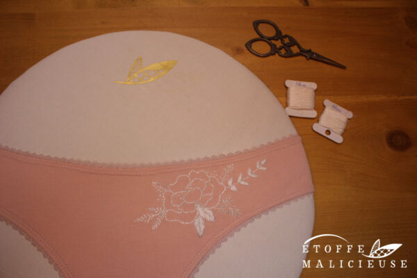 Broderie Tendre rose_01 Tendre rose